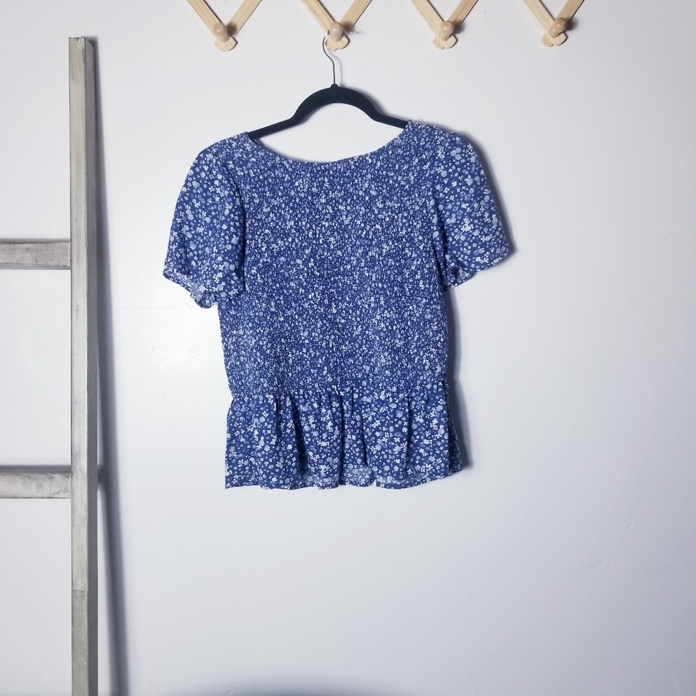 OLD NAVY BLUE FLOWER BLOUSE WITH RUFFLE SIZE LARGE